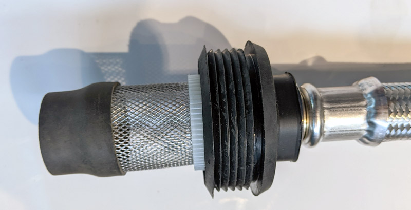 Badewasser Ansaugung Gummipuffer 01