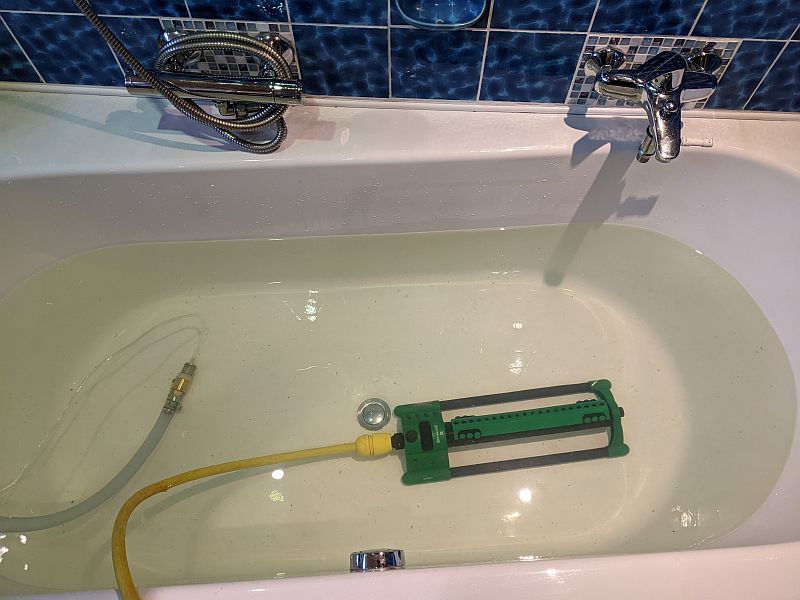 Badewasser Rasensprenger 1